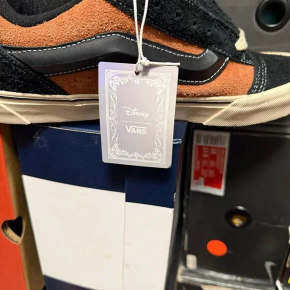 Brand New Vans shoes - Picture 2 of 6